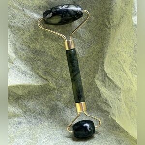 Face roller green
